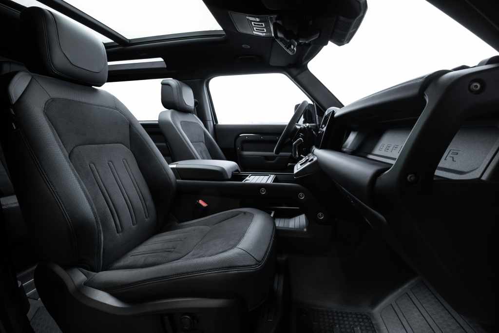 Land Rover Defender V8 2022 sunroof