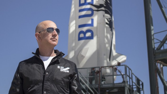 La imagen muestra a Jeff Bezos y su compañía aeroespacial Blue Origin.