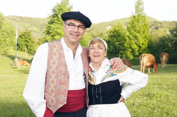 Una pareja de ciudadanos vascos