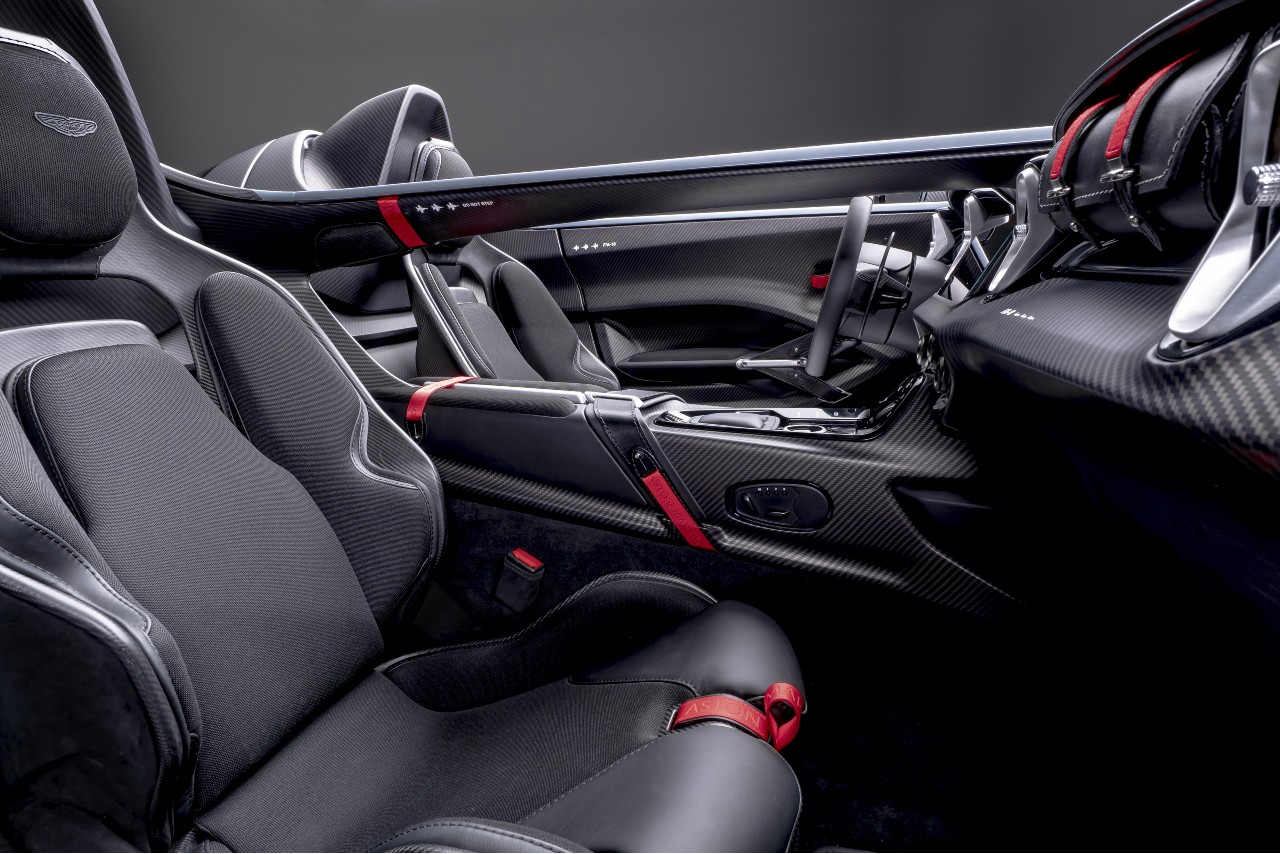 Aston Martin V12 Speedster seats