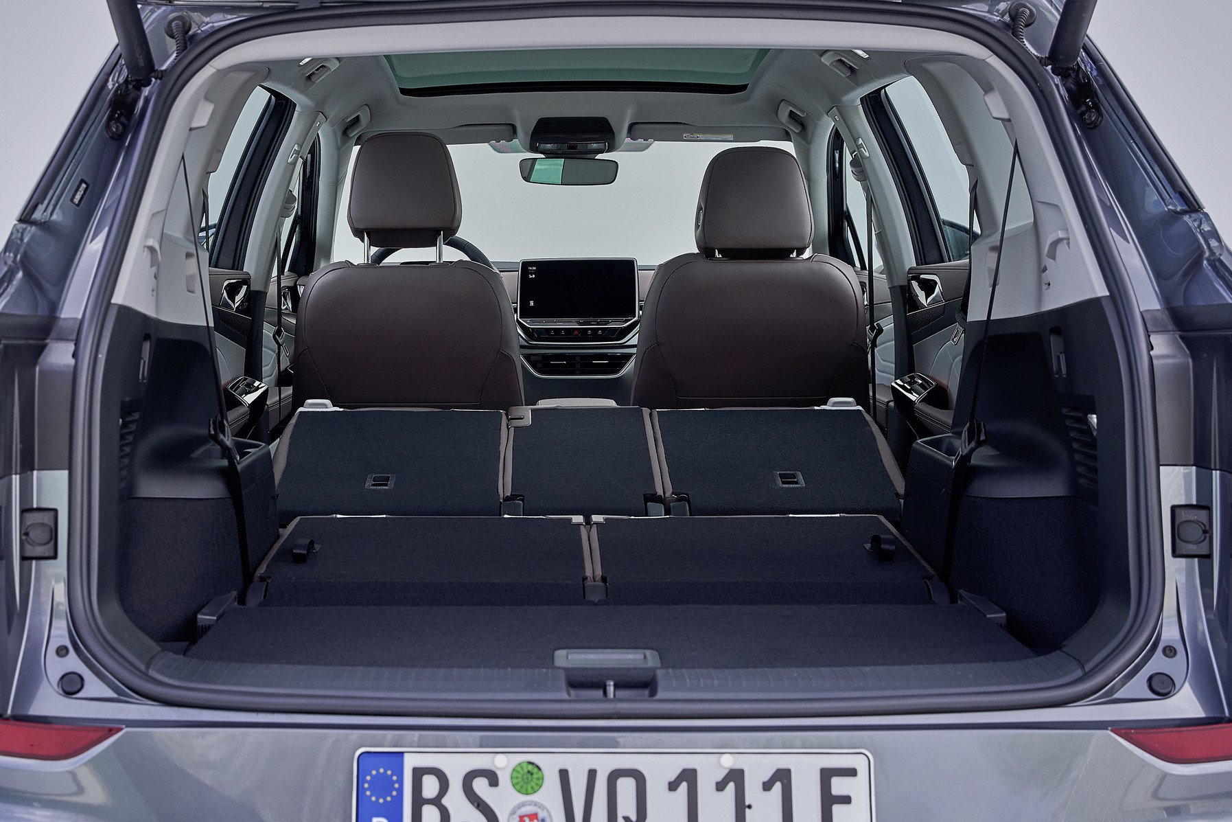 Volkswagen ID.6 cargo space