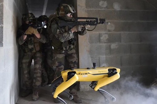 El Ejército de Francia prueba el uso del robot Spot de Boston Dynamics