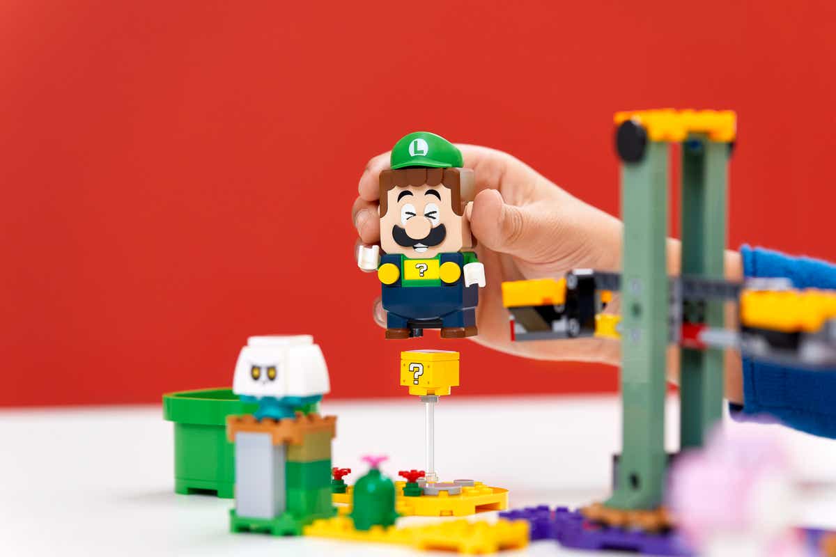 Luigi llega al set de Super Mario en Lego