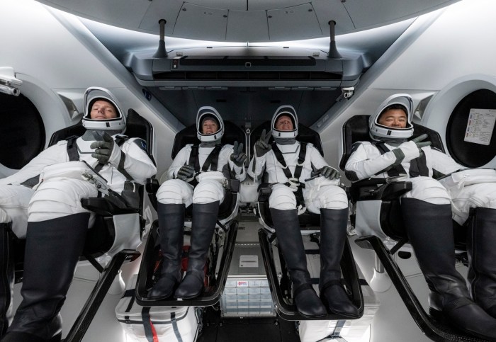 La tripulación de la misión Crew-2 de izquierda a derecha: Thomas Pesquet, Megan McArthur, Shane Kimbrough y Akihiko Hoshide.