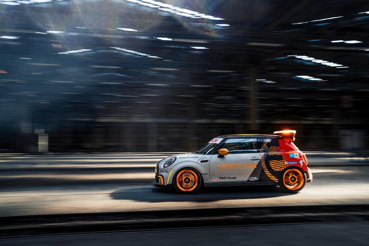 Mini Electric Pacesetter side