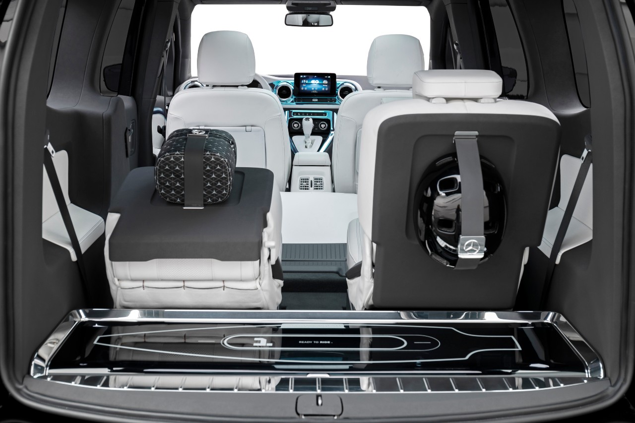 Mercedes-Benz Concept EQT interior