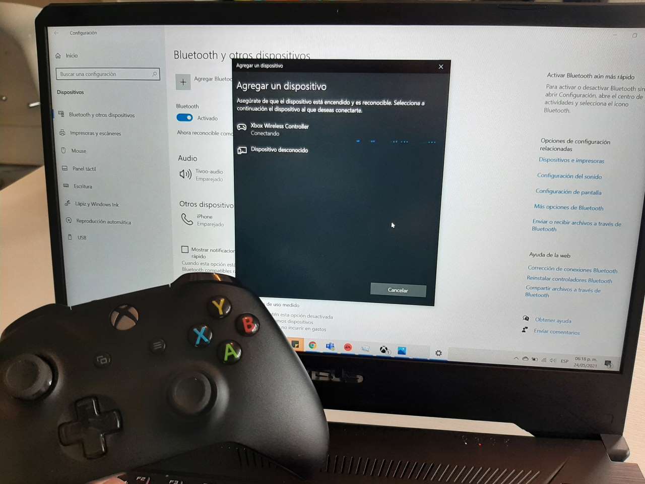 El proceso para conectar un control inalámbrico de Xbox a una PC