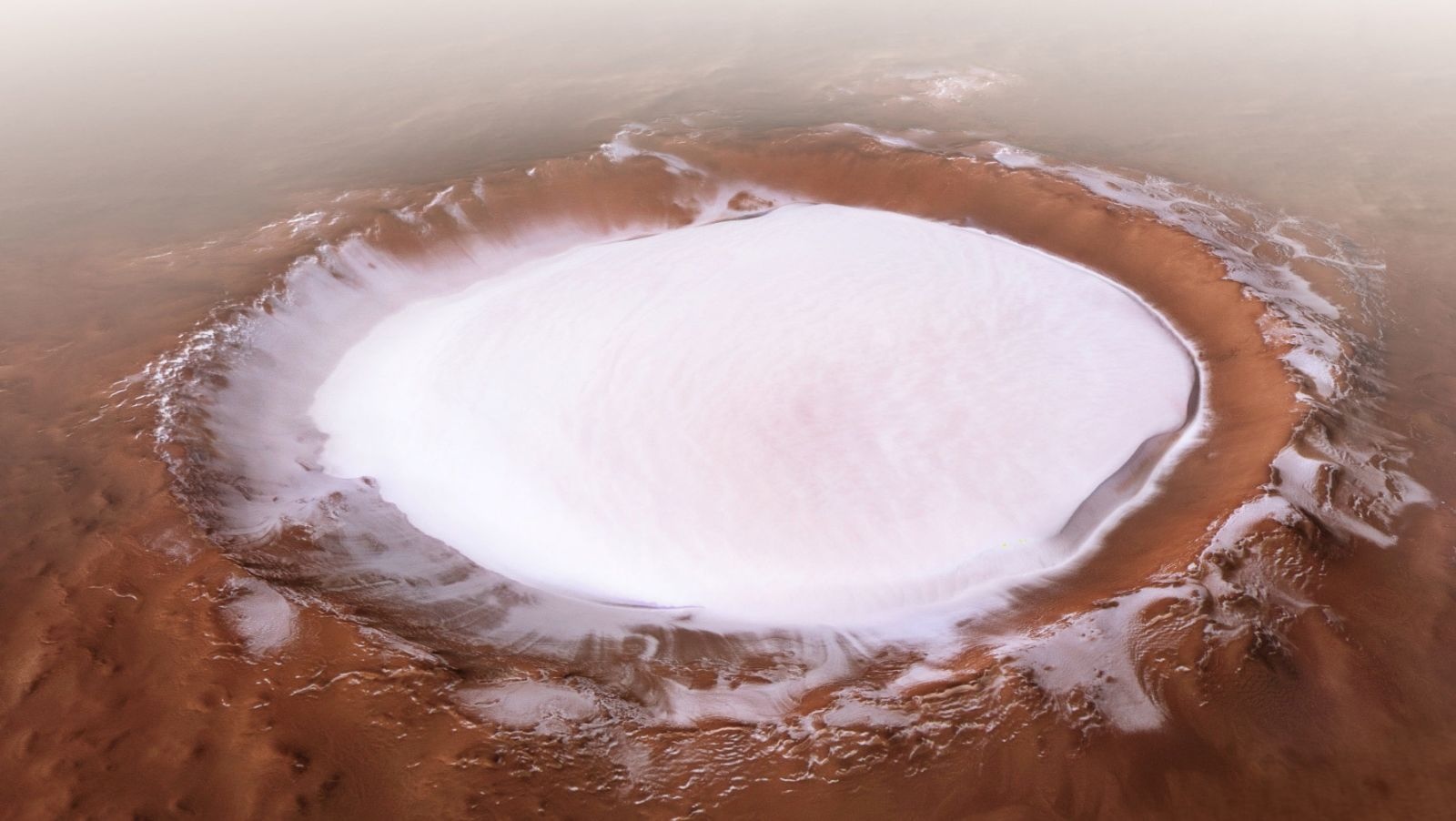 Hielo en el volcán Korolev
