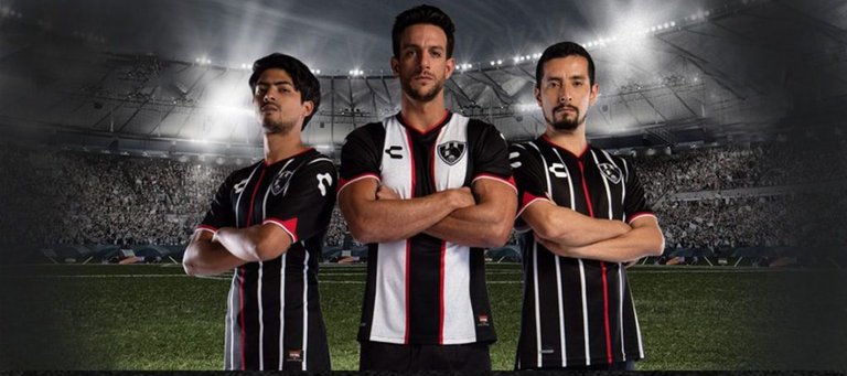 Club de Cuervos
