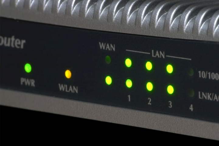 Photo of the router showing active signals through the LEDs.