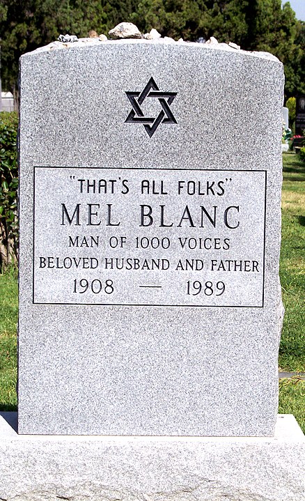 El epitafio en la tumba de Mel Blanc, el actor que dio voz a Bugs Bunny