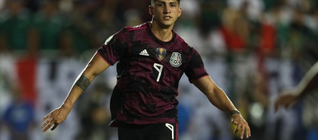 Alan Pulido de México en la Copa Oro 2021