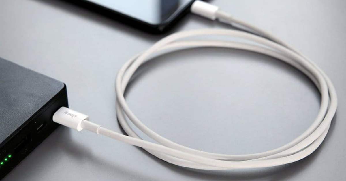Qué adaptador de corriente necesitas para cargar tu iPhone?