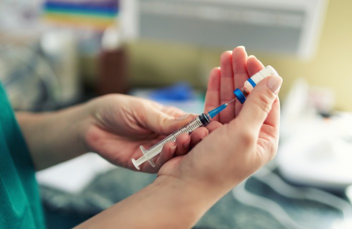 Universidad de Oxford inicia ensayos de vacuna contra el VIH