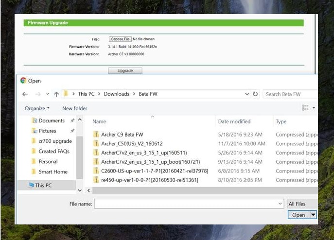 Buscando el archivo de firmware en una computadora.