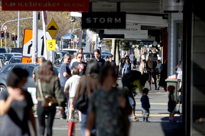 Nueva Zelanda vuelve a cuarentena tras el primer contagio en seis meses
