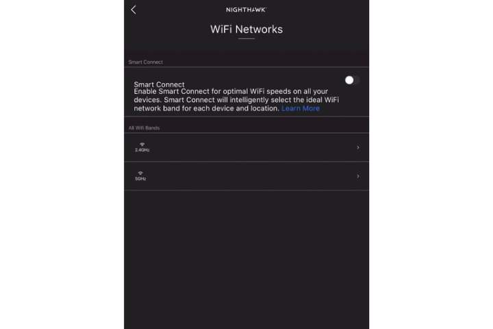 La aplicación Nighthawk que muestra las bandas de wifi actuales.