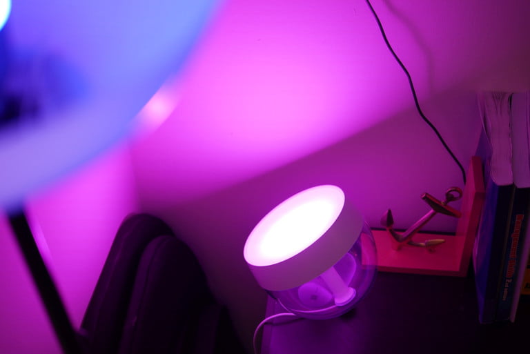 Mejores lámparas de mesilla de noche inteligentes compatibles con Alexa y  Google