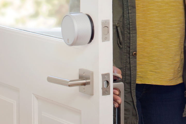 https://es.digitaltrends.com/wp-content/uploads/2021/10/august-smart-lock-pro-review-lifestyle-3.jpg?fit=720%2C720&p=1