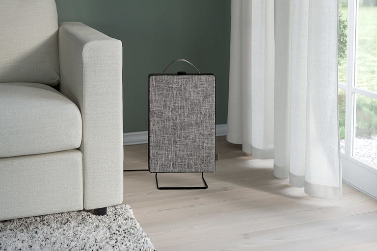 Purificador de aire Fornuftig en una habitación.