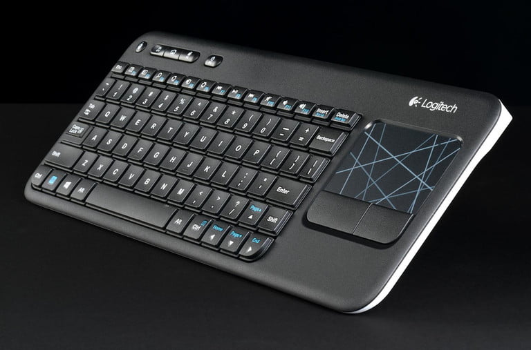 El Logitech K400 en la oscuridad. Uno de los mejores teclados Bluetooth