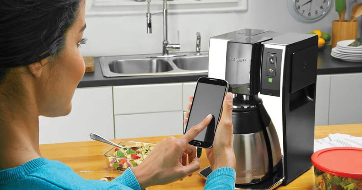 Seis cafeteras inteligentes conectadas con Wifi a nuestro móvil que pueden  prepararnos el café sin levantarnos de la cama