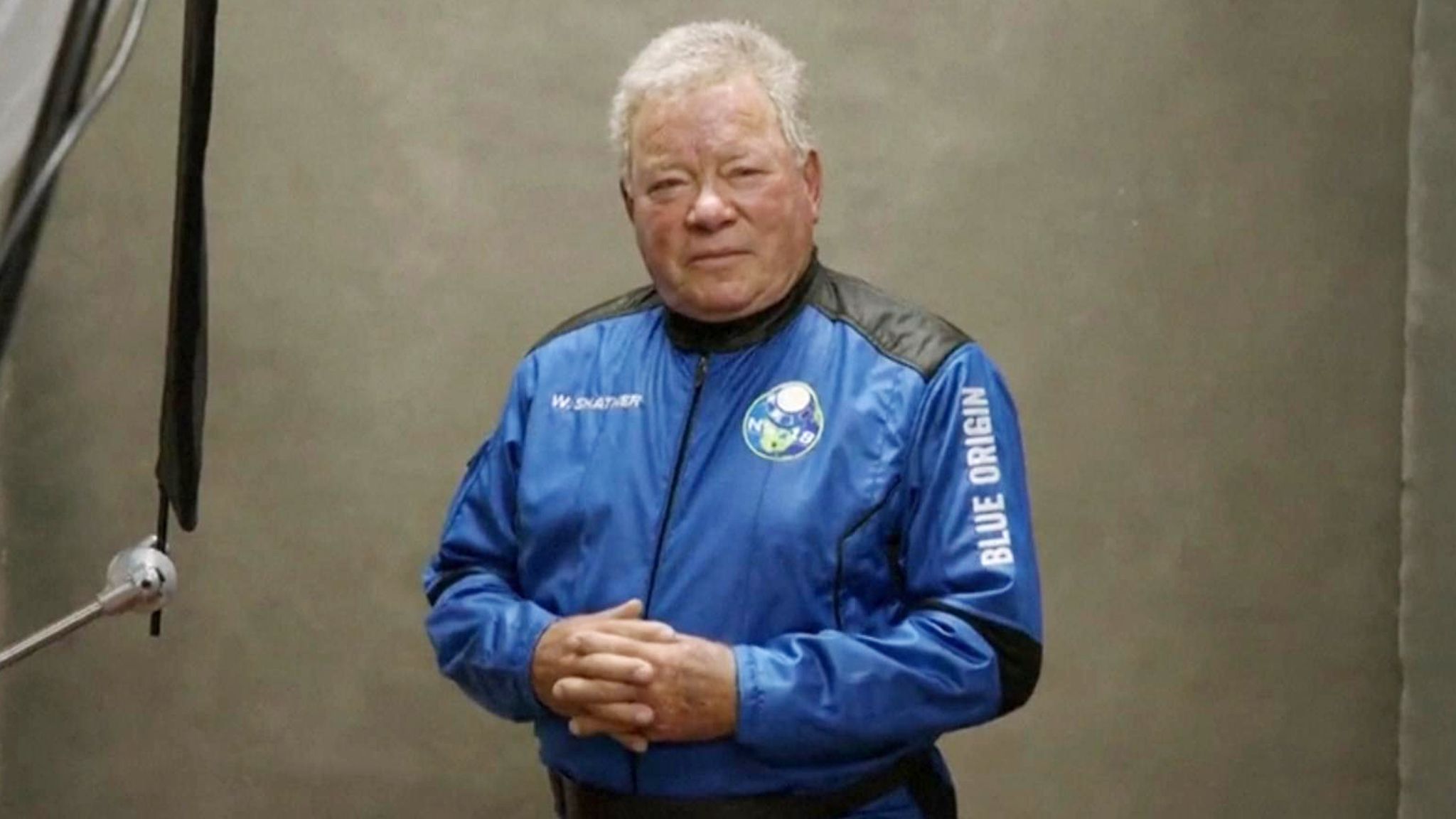 La imagen muestra al actor William Shatner.