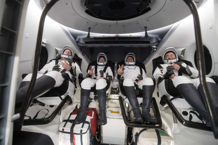 astronautas spacex regresan 6 meses eei tripulaci  n crew dragon