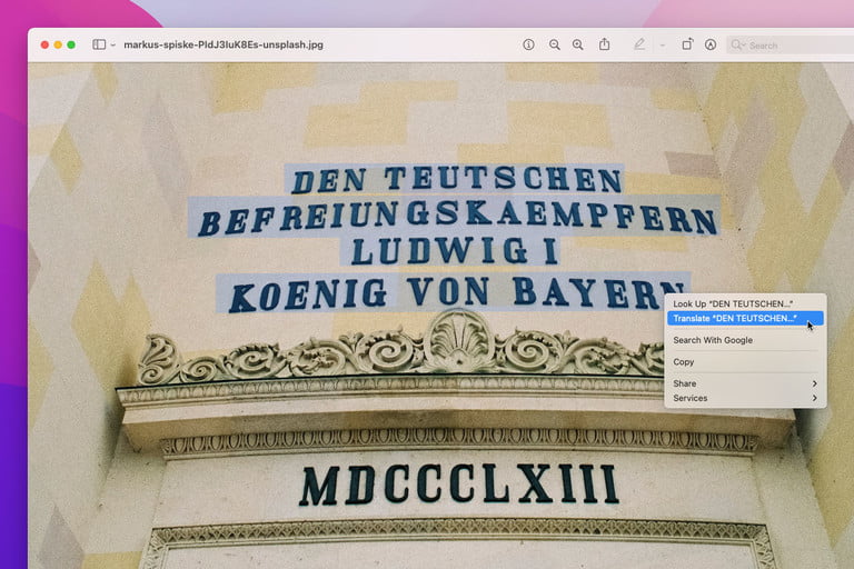 Una publicación en alemán para traducirla aprendiendo cómo usar Live Text en MacOS Monterey.