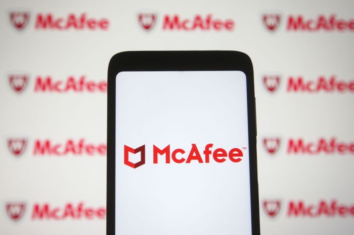 mcafee adquirida 14000 millones dolares in this photo illustration a logo of computer