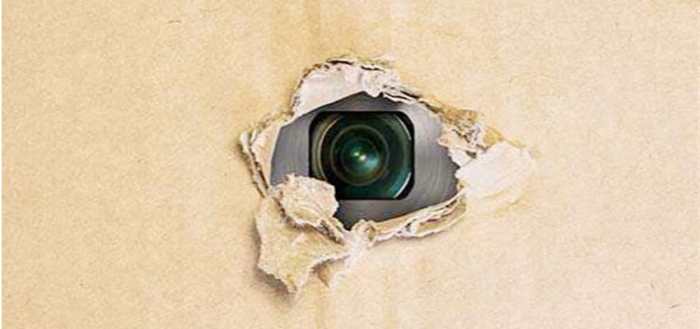 detectar camaras ocultas con telfono sensor tof see the hidden camera lens through hole in carton