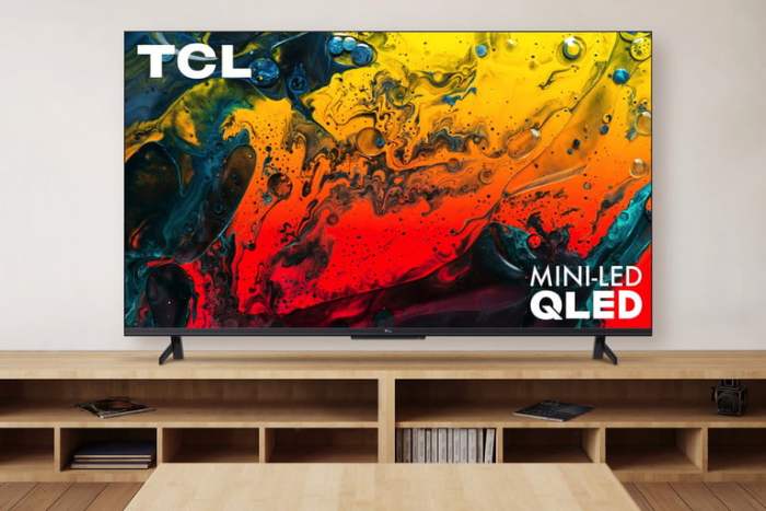 Google TV de la serie 6 de TCL con retroiluminación mini-LED, uno de los mejores televisores por menos de $1,000 dólares