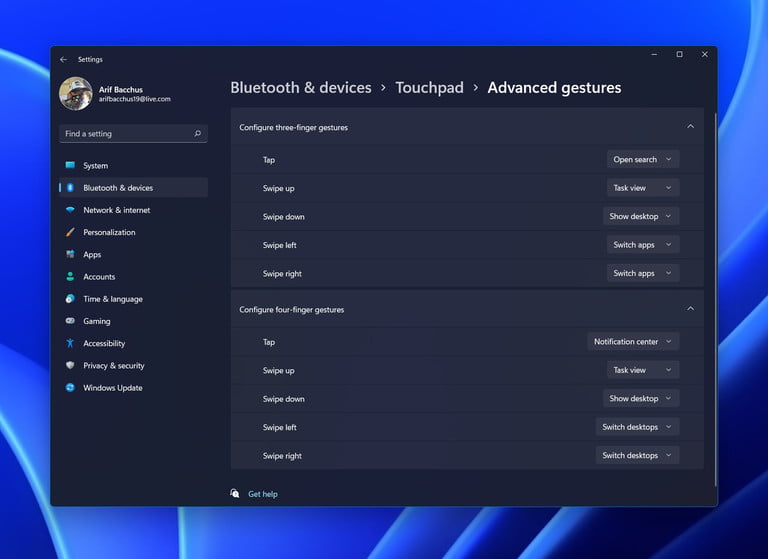 Gestos avanzados del panel táctil en Windows 11.