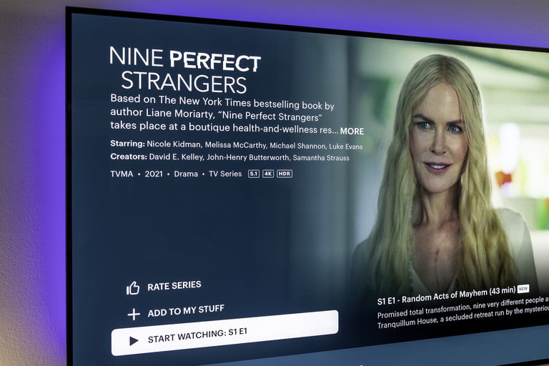 Nueve perfectos extraños que se muestran en la interfaz de Hulu.