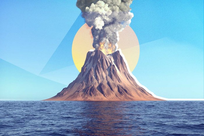 Un volcán submarino haciendo erupción arriba del nivel del mar.