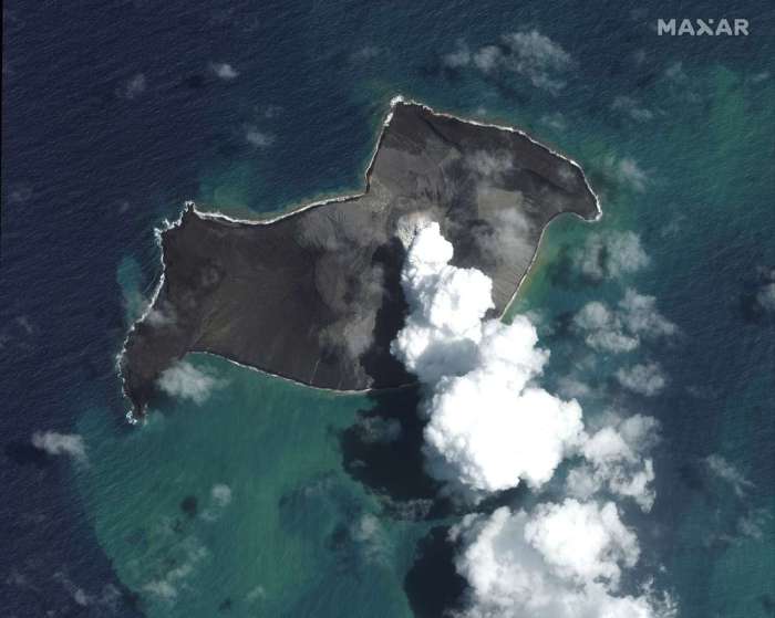 imagenes satelitales desaparece isla volcan tonga volc  n