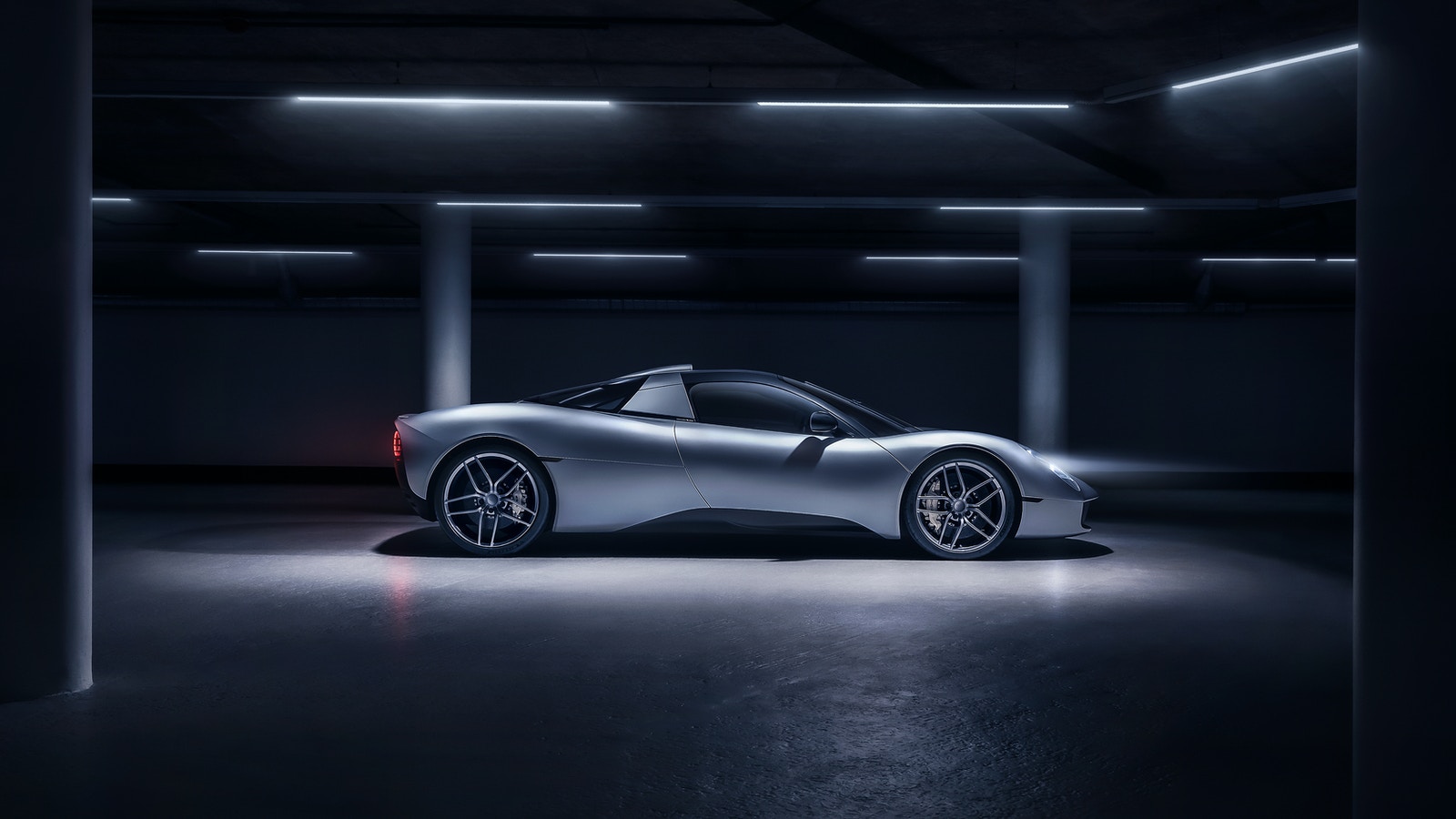 Gordon Murray Automotive T.33 color plata.