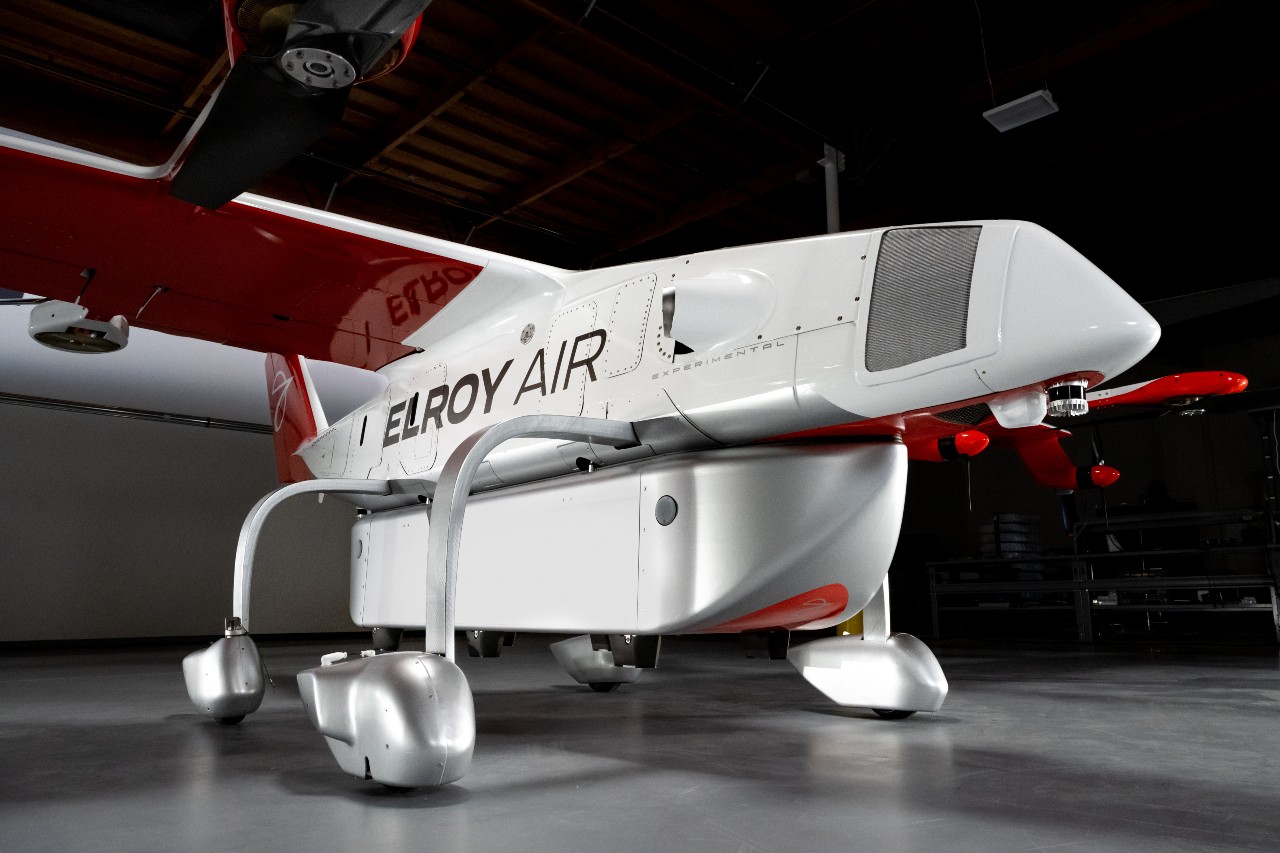 La imagen muestra la aeronave Chaparral de la compañía Elroy Air.