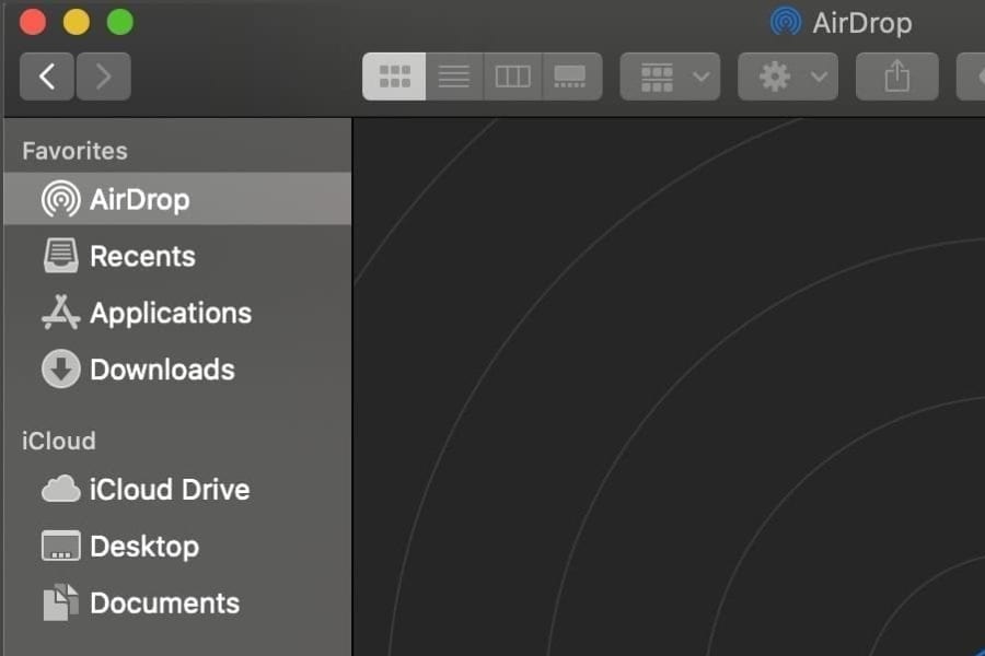 Captura de pantalla de AirDrop en el menú Finder.