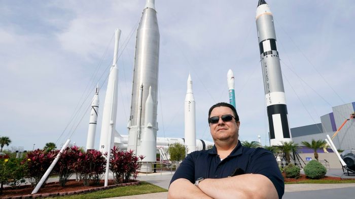 La imagen muestra a Kyle Hippchen , ganador de un viaje al espacio con SpaceX.