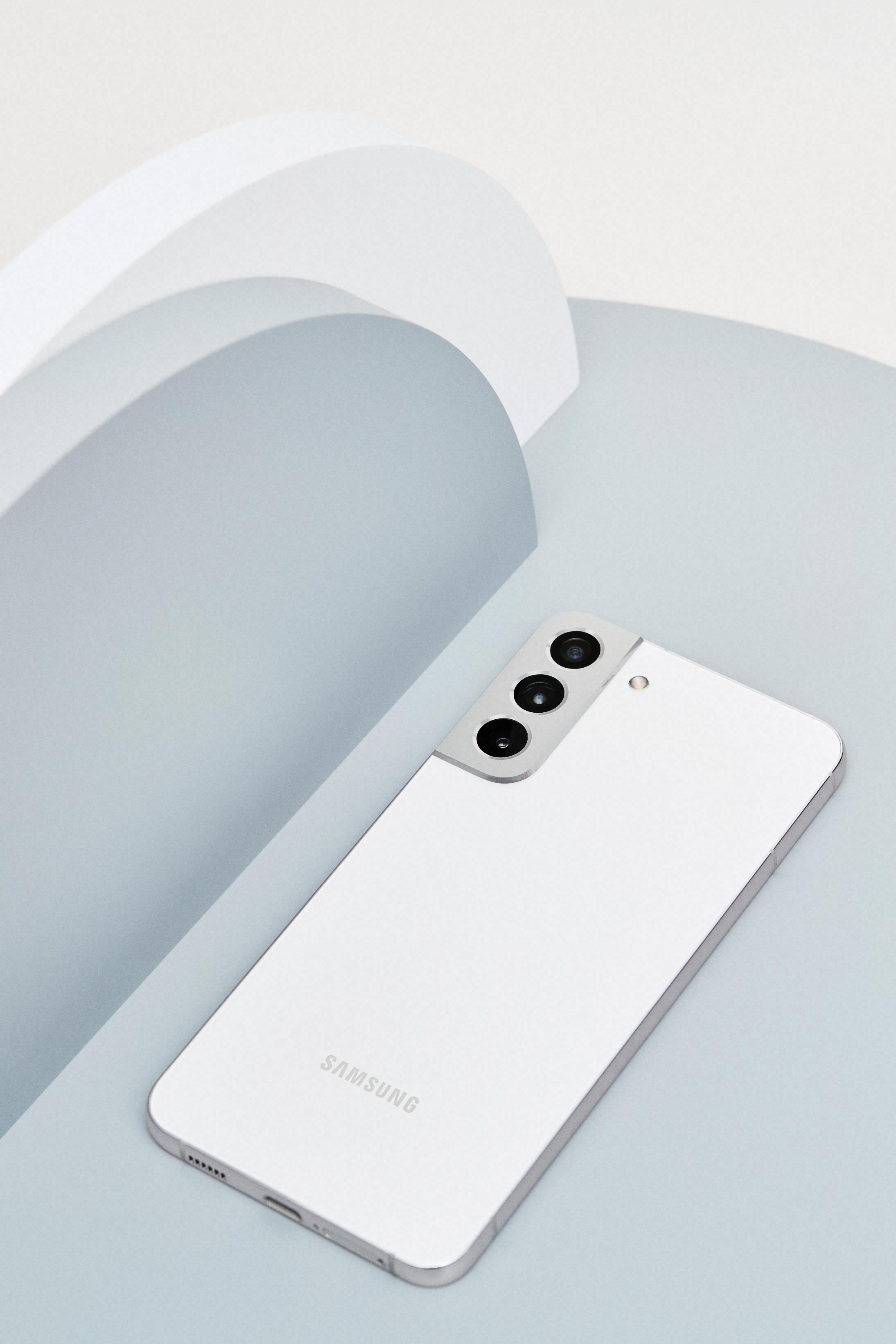 unpacked 2022 todo lo que conocimos 1 02 galaxy s22 plus back2 phantom white design li