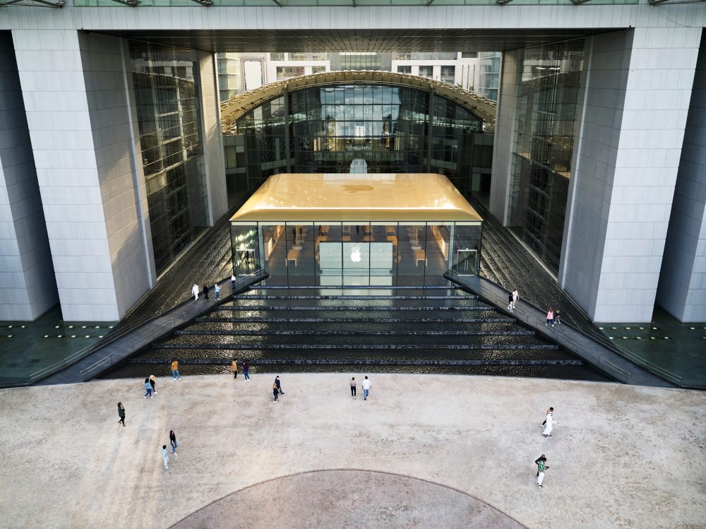 Apple comparte fotografías de la nueva tienda que abrirá en el centro comercial Yas de Abu Dabi, el más exclusivo de Emiratos Árabes Unidos.