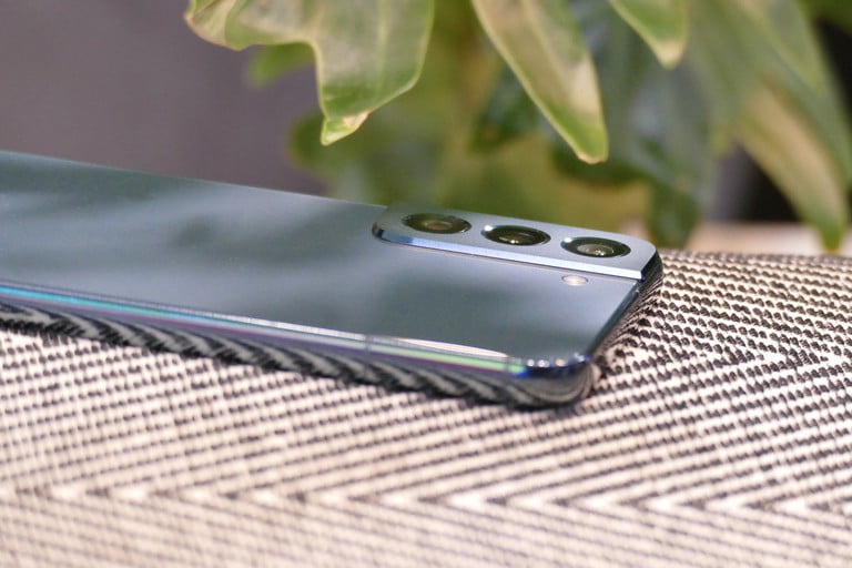 Módulo de la cámara del Galaxy S22 Plus.