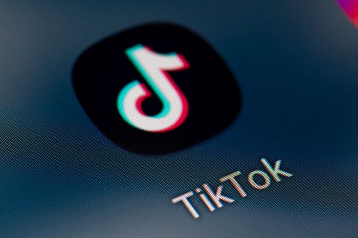 TikTok anunció una serie de medidas para fortalecer la seguridad en su plataforma y evitar que contenido no apto llegue a usuarios menores de edad.