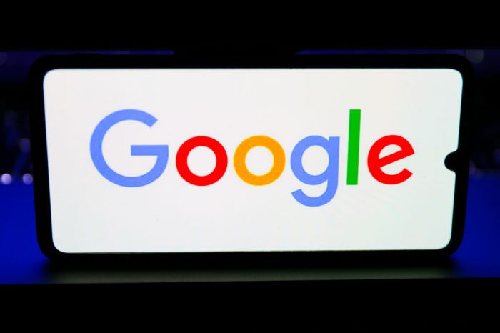 Google comienza a habilitar su nuevo modo oscuro, que muestra un tono menos grisáceo; algunos usuarios ya lo prueban en Google para computadoras de escritorio.