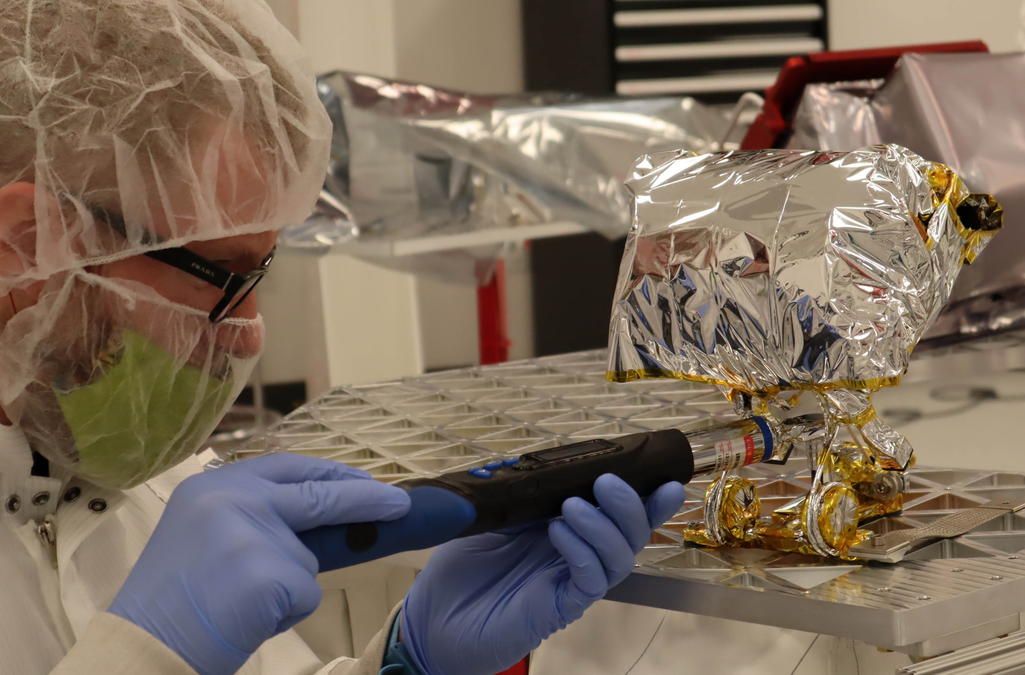 Un equipo de científicos de la UNAM enviará una misión a la Luna, cuyo objetivo será poner a prueba un sistema de microrrobots mineros llamados Colmena.