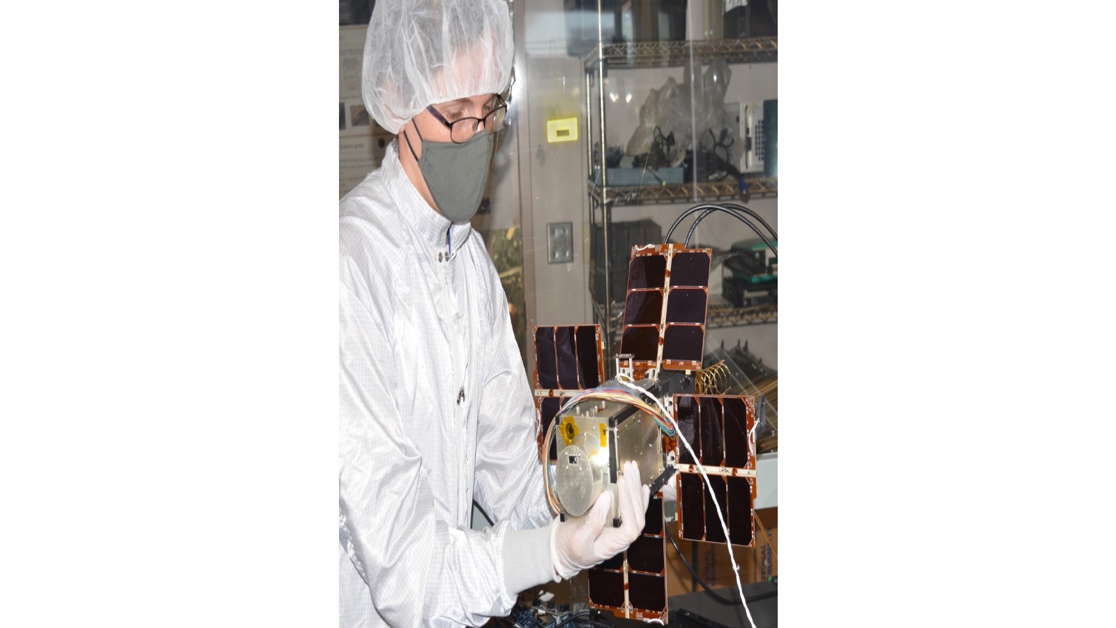 La NASA pone en marcha la primera fase de NACHOS, un instrumento de detección hiperespectral para predecir erupciones volcánicas.