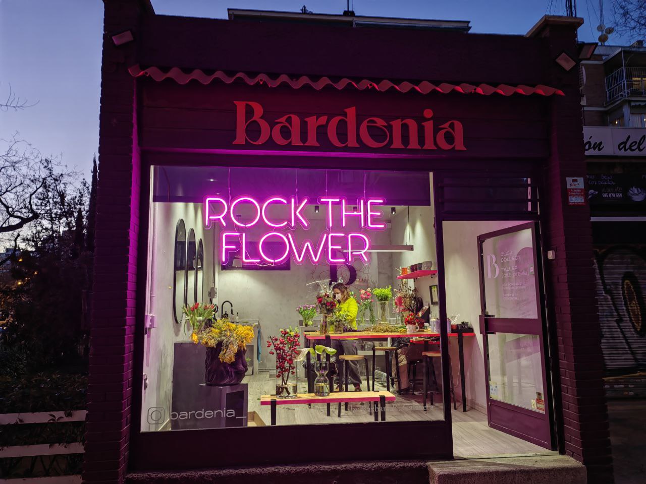 batalla de plegables huawei p50 pocket vs samsung galaxy z flip 3 noche