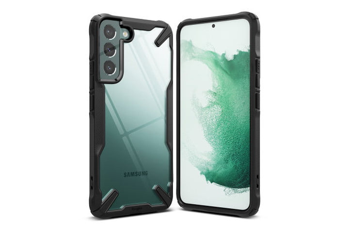 El estuche resistente Ringke Fusion X para el Samsung Galaxy S22 transparente con biseles negros.