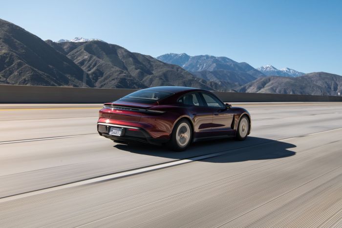 Un Porsche Taycan rompe el récord Guinness del tiempo de carga más corto para un auto eléctrico, que viajó de costa a costa en un viaje de LA a NY.